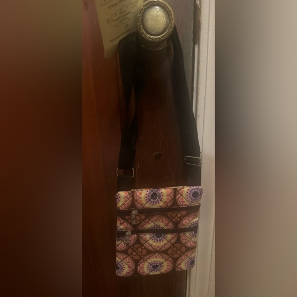 Olivia Moss, quilted cross body bag, three pockets new with tags 7 1/2”x6 1/2” - Picture 3 of 5